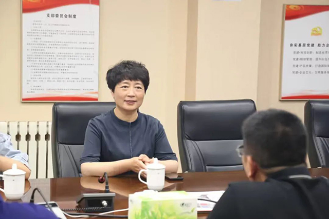寶坻區總工會領導深入基層，為企業職工送關懷！